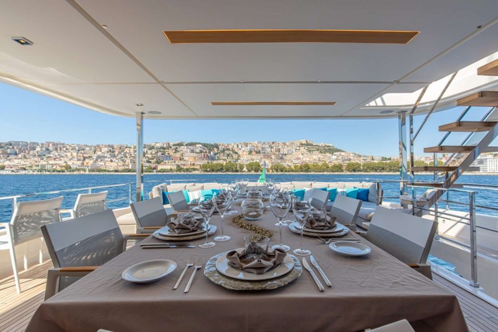 luxury yacht restaurants